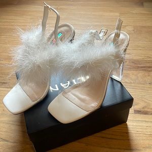 WINDSOR - Feather sandal heels